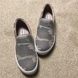GILLS PLATFORM SLIP-ON SNEAKER
